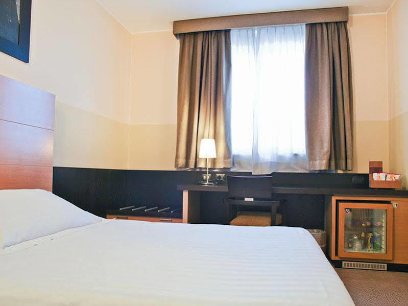 B&B Hotel Milano Cologno Studios Cologno Monzese Eksteriør bilde