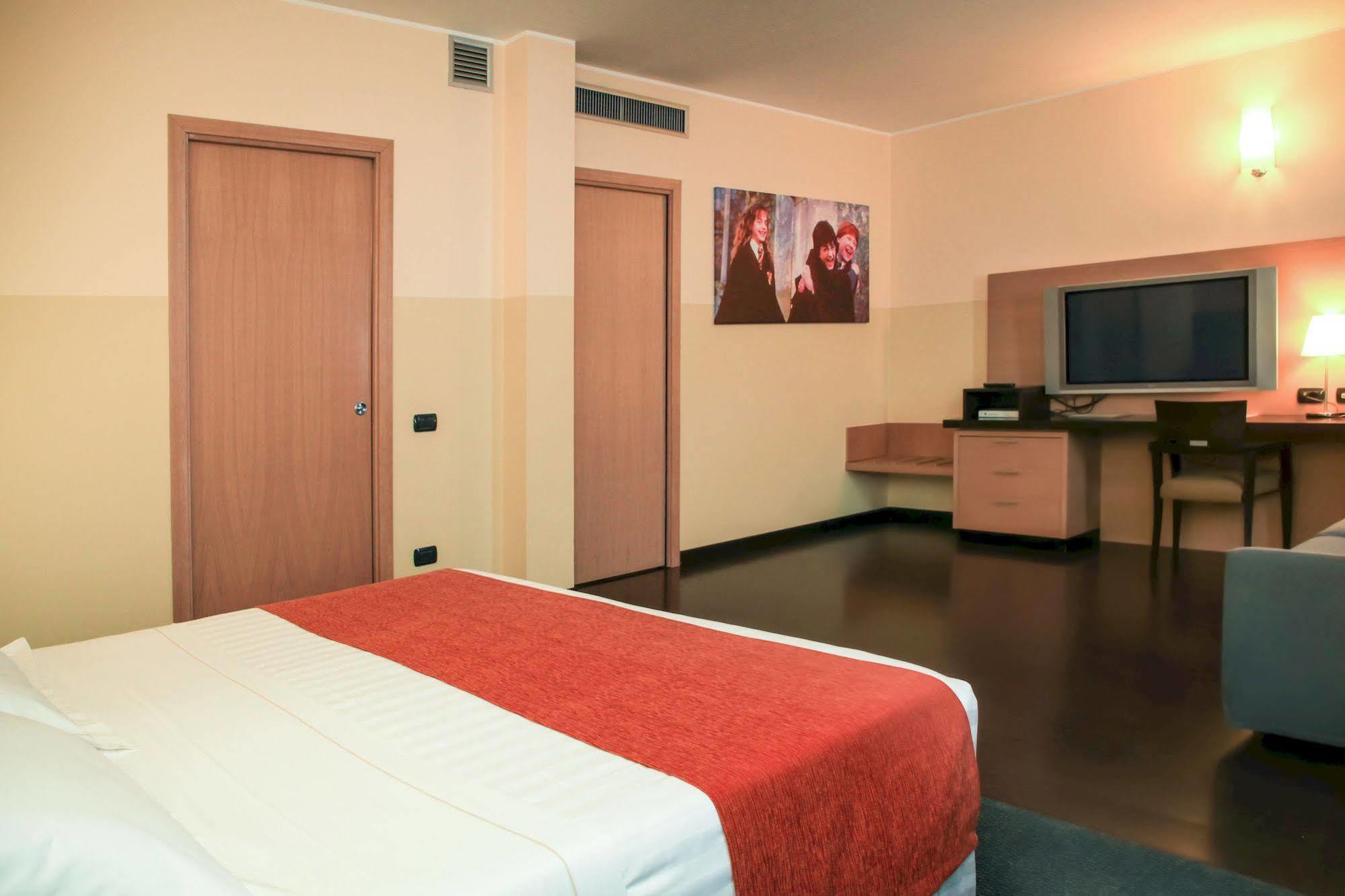 B&B Hotel Milano Cologno Studios Cologno Monzese Eksteriør bilde